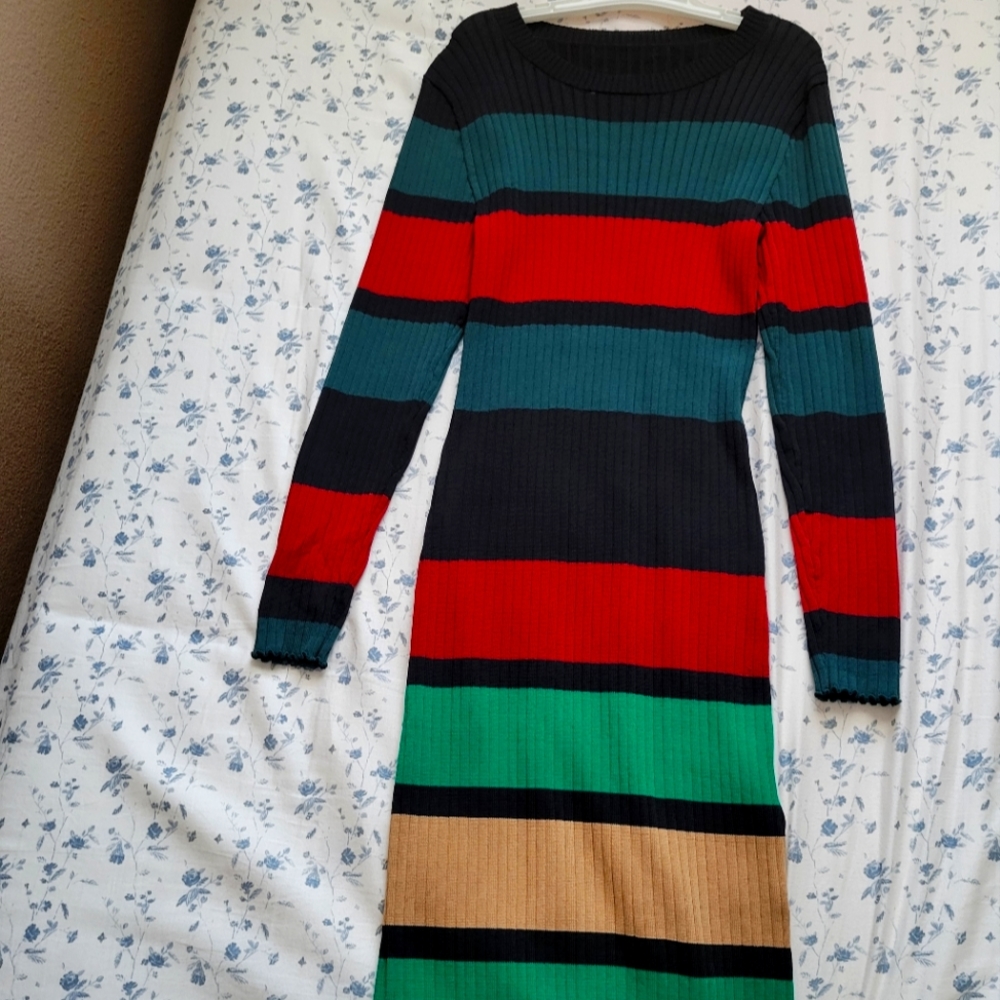 Midi length sweater dress. Black, teal, red, green, beiege. Multicolor.